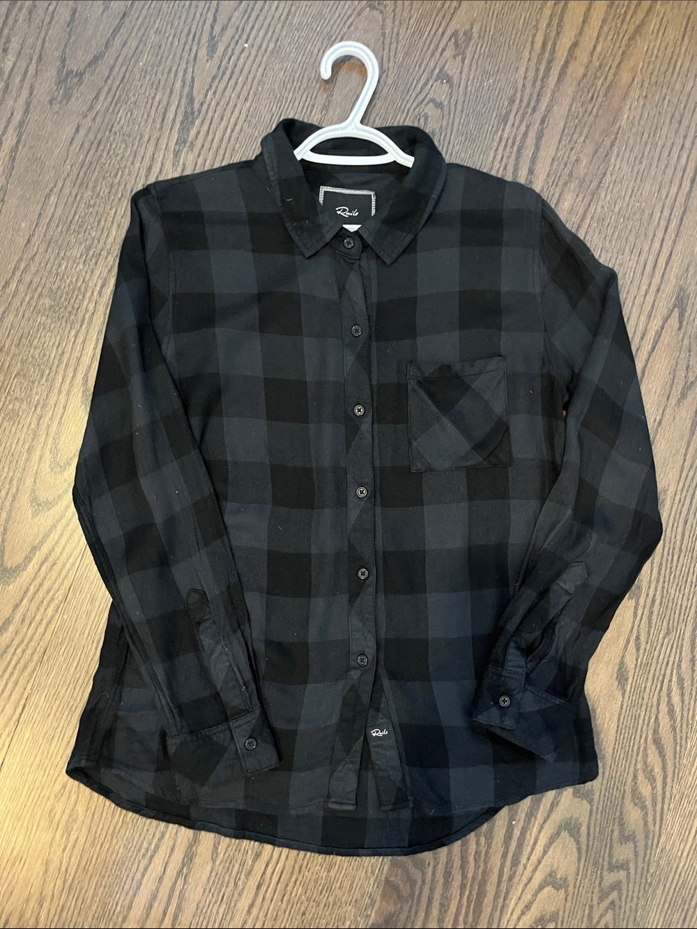 Rails Black Gray Plaid Button-Down Shirt - Picture 2 of 4